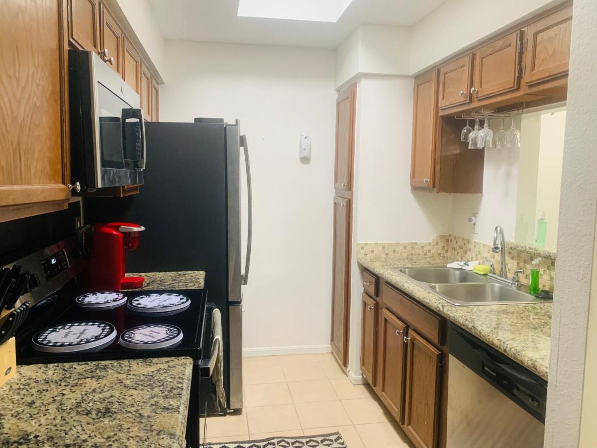 Sherbrooke Square Townhomes Houston Bagian luar foto